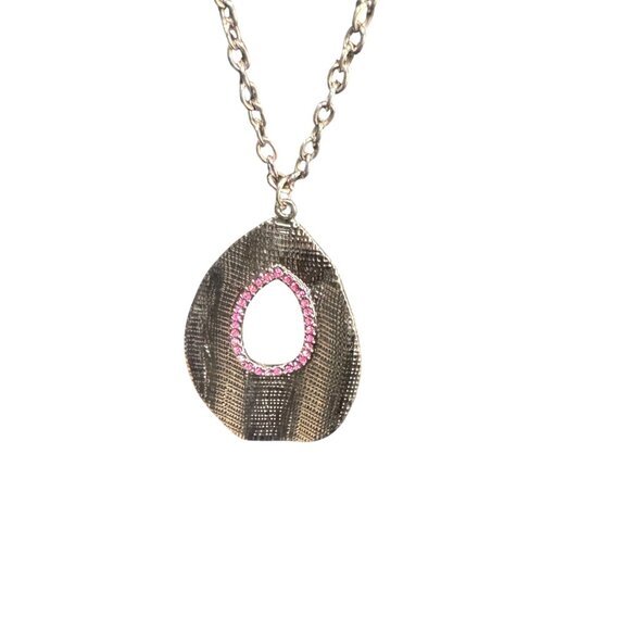 Black Mesh Teardrop Pendant Necklace With Pink Rhinestones - Picture 2 of 3